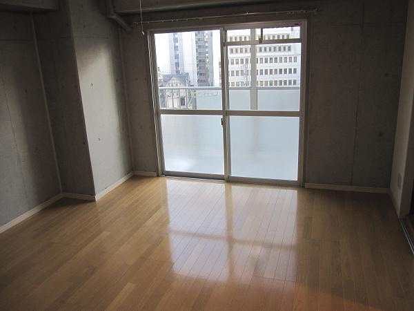 【居間・リビング】 | ＢｌｕｅＳｅａマンション | こちらの居間で趣味の時間をお楽しみください