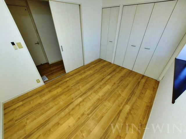 フリーダムコート 弐番館の寝室
