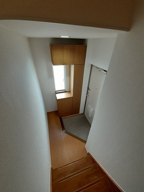 エレガント西青の玄関