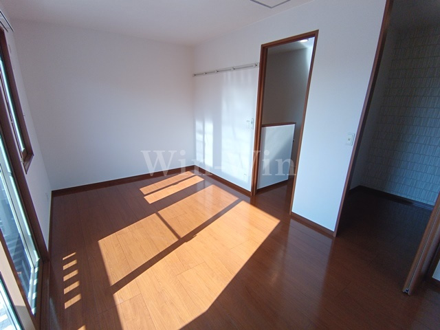 ロイヤルコート Aの洋室