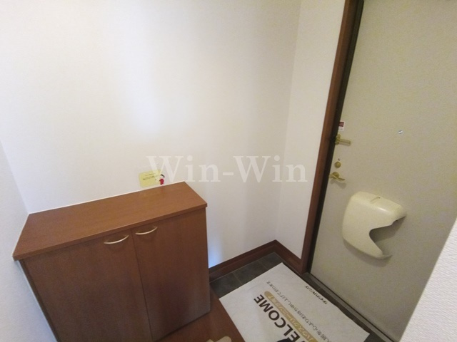 ロイヤルコート Aの玄関