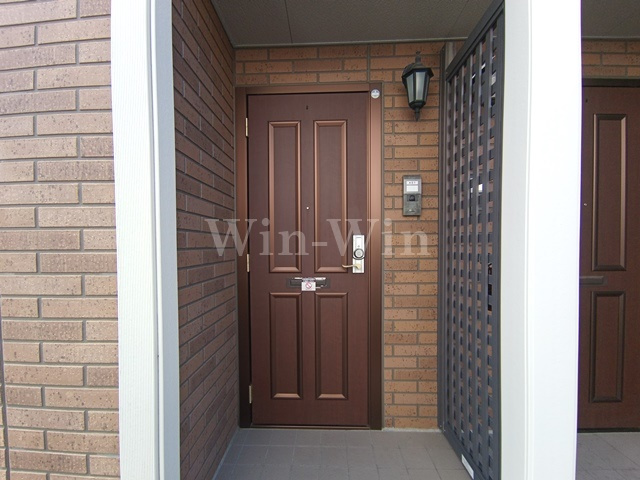 ロイヤルコート Aの玄関