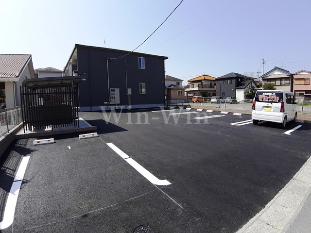 メゾン・リュミエール Ⅳの駐車場