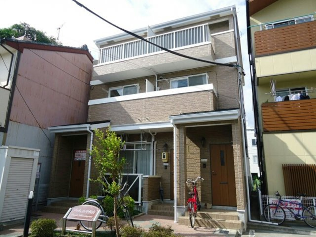 プリヴェイル中松山の外観