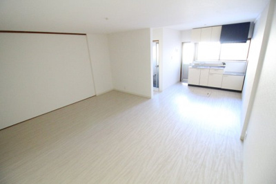 【居間・リビング】 | 二葉町9丁目　貸家