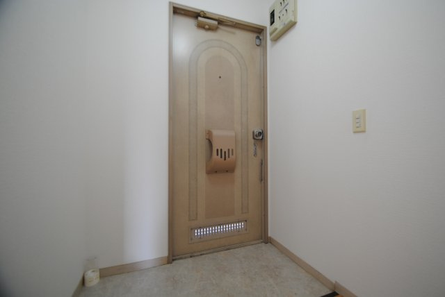 タウニ国分B棟の玄関|きれいな玄関です