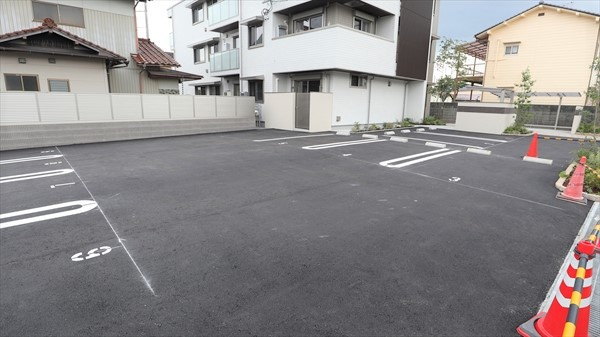BEREO　STの駐車場