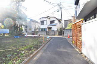 【前面道路含む現地写真】 | 現地見学や資料請求などお気軽にお問合せ下さい。
◎周辺環境とあわせて現地もご案内致します。