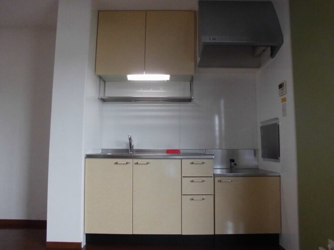 【キッチン】 | ヴェルドミール | 『ヴェルドミール 』反転イメージ