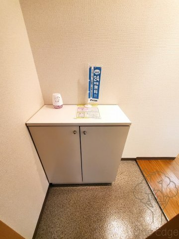 サーペント中津の玄関