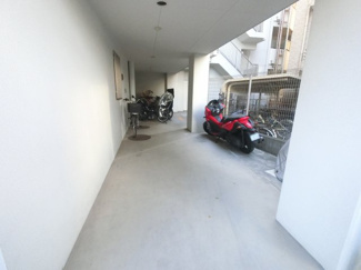 【その他共用部分】 | バイク置き場です。