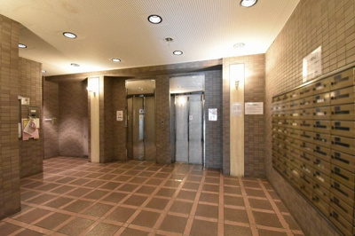 【その他共用部分】 | ナイスアーバン横濱駅東館 | お買い物時やベビーカーの出し入れに便利なエレベーター付
混雑時にも便利なエレベーター2基付です。