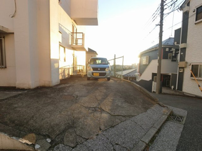 【駐車場】 | エミネンス妙蓮寺 | 平置き駐車場です。