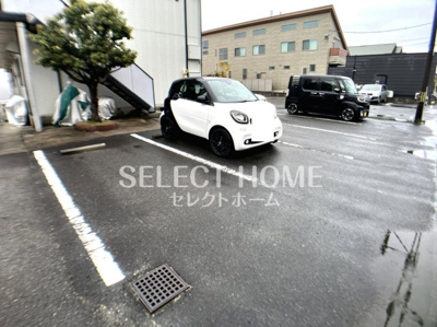 【駐車場】 | ハウスプラザひかる | 車をお持ちの方に嬉しい駐車場付きの物件です