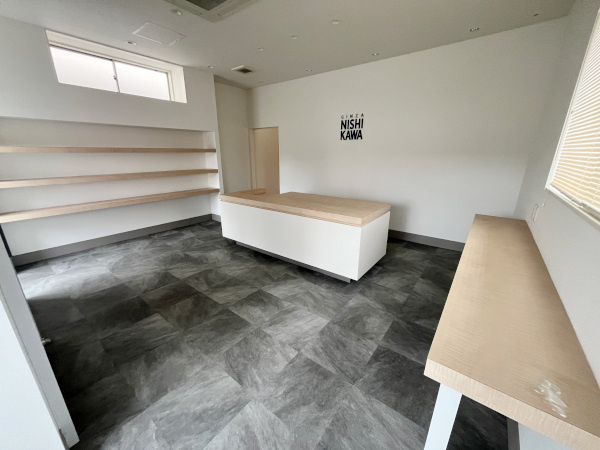 初生町貸事務所の内装
