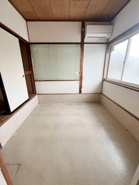 初生町貸事務所の内装