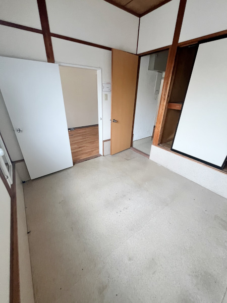 初生町貸事務所の内装