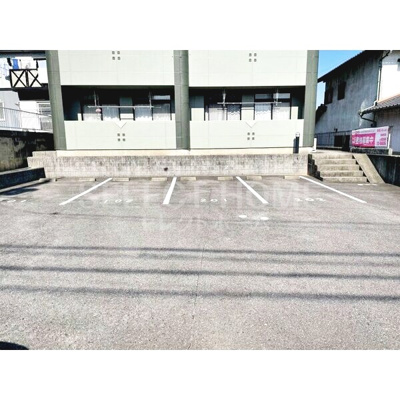 【駐車場】 | グローリアス竜美ヶ丘 | カースペースがあります