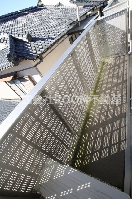 コンフォーレ鷹尾 A・Ｂ棟のバルコニー|暖かな日差しのふりそそぐバルコニー