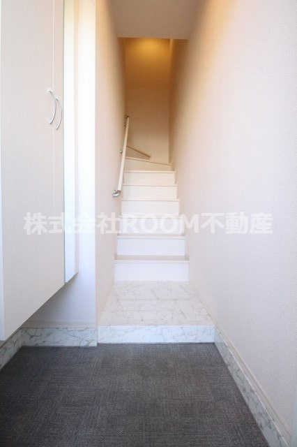 コンフォーレ鷹尾 A・Ｂ棟の玄関|収納もある玄関です