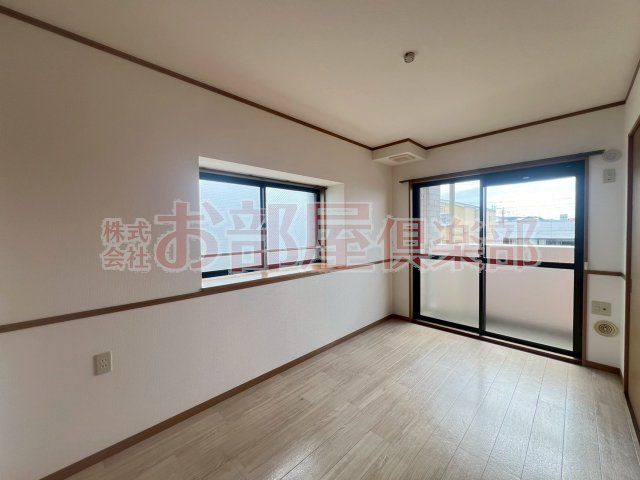 Dearcortkawanamiの駐車場