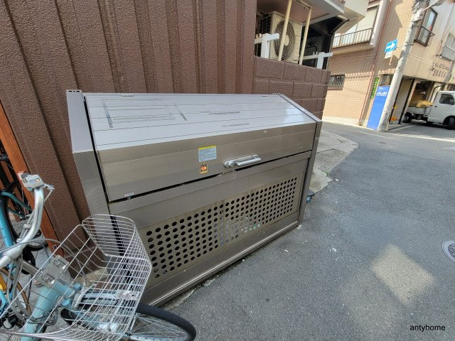 ハイツ丸松　仲介手数料無料のバルコニー