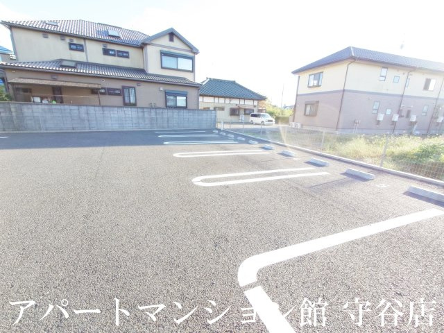 ハウス　AIAIの駐車場