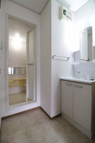 アンフィニＭＡＲＵＥＩの洗面所