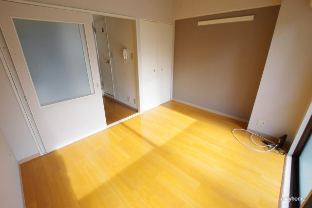 プレステージ堂島　仲介手数料無料の居間・リビング