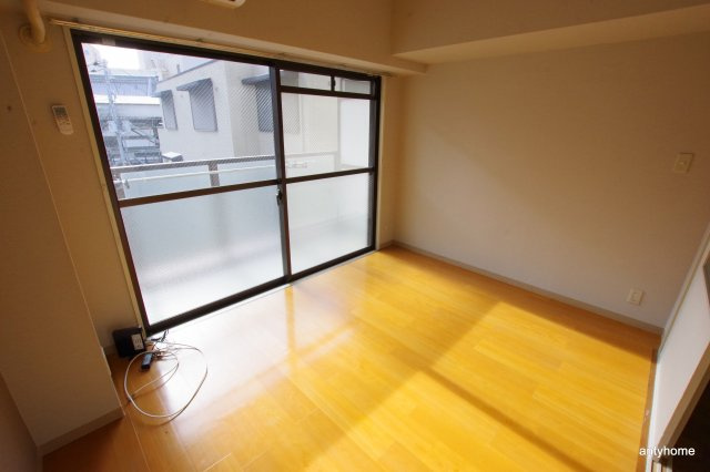 プレステージ堂島　仲介手数料無料の洋室