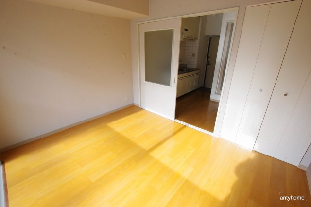 プレステージ堂島　仲介手数料無料の居間・リビング