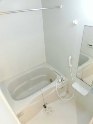 ホワイトテール Ⅰの浴室