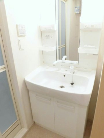 ホワイトテール Ⅰの独立洗面台