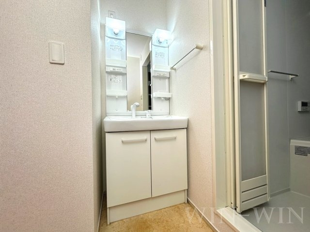 ソレイユ イーストの独立洗面台