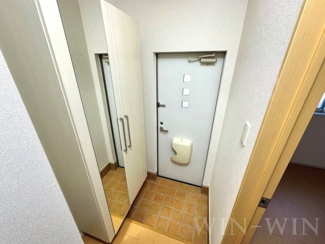 ソレイユ イーストの玄関