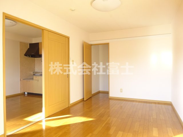 カルディア神田の洋室