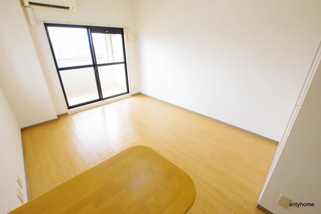 ビスタ江坂南 仲介手数料無料の洋室