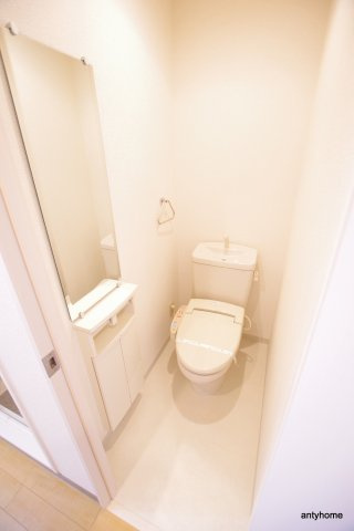 ビスタ江坂南 仲介手数料無料のトイレ