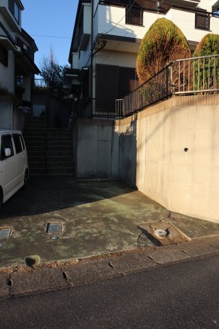 大和田　戸建　の駐車場|大型車も楽々駐車