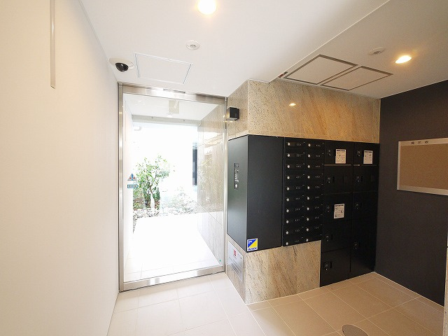 COZY奈良公園のエントランス|ゆとりのあるエントランスです