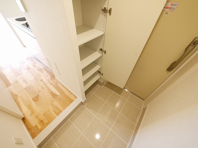 COZY奈良公園のその他共用部分|シューズボックスもたっぷりです。