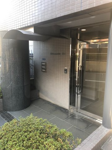 ヒカワザカビルのエントランス