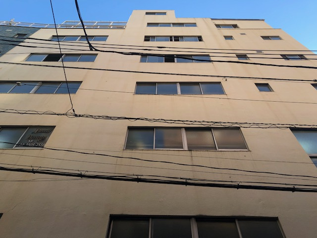 三貴ビルの外観