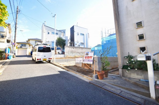 【前面道路含む現地写真】