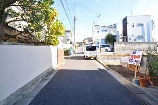 【前面道路含む現地写真】