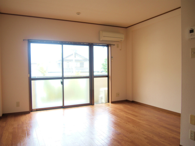 インポート久留米ルビーⅡ【10,000円キャッシュバック対象物件】の洋室|明るい洋室です