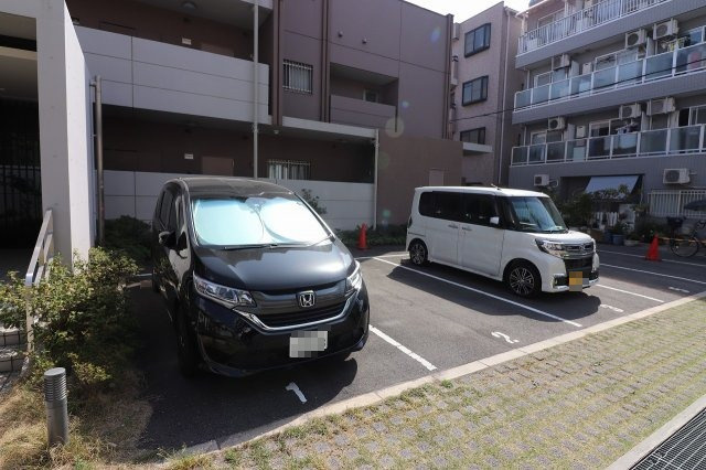 【駐車場】 | Le Chemin | 駐車スペースもあります