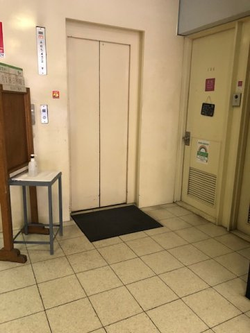 美術家会館のロビー