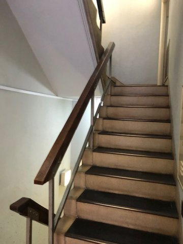 美術家会館のロビー