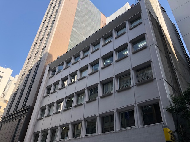 美術家会館の外観